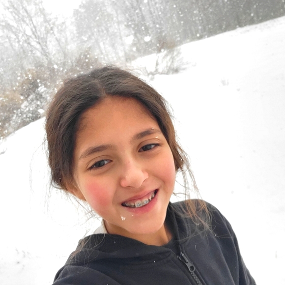 Meet your Posher, Emma - Picture 1 of 4